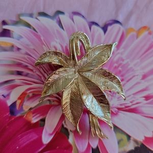 Vintage Gerry's Leaf Brooch Pin ~ MCM - 1960s ~ Pretty! VGUC ~ Nice!